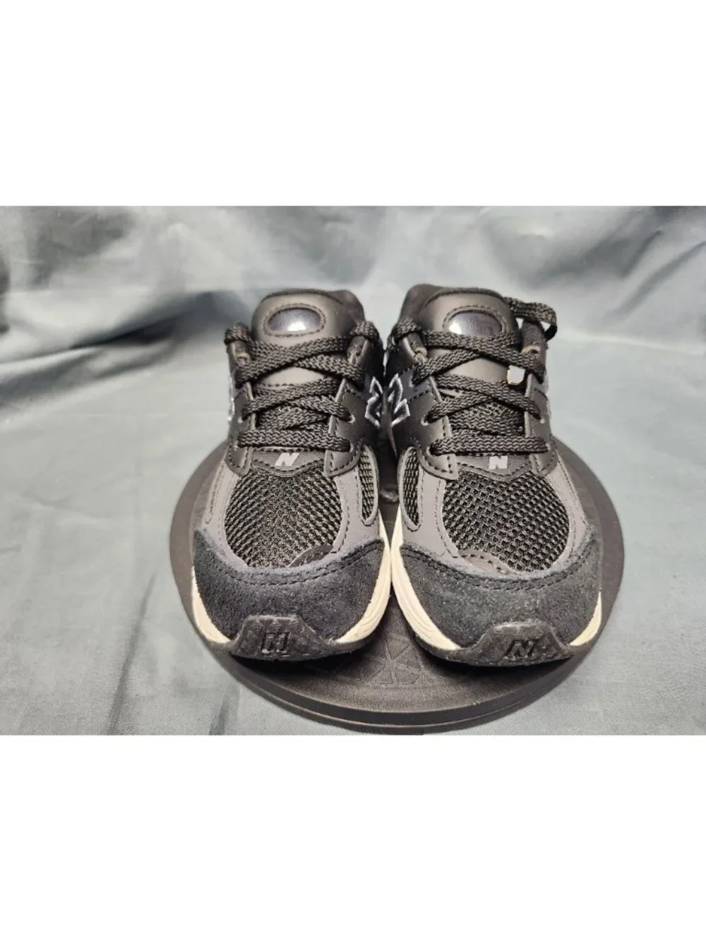 New Balance 2002 Sneakers PC2002BK Black Kids Size 1 NEW NO BOX!
